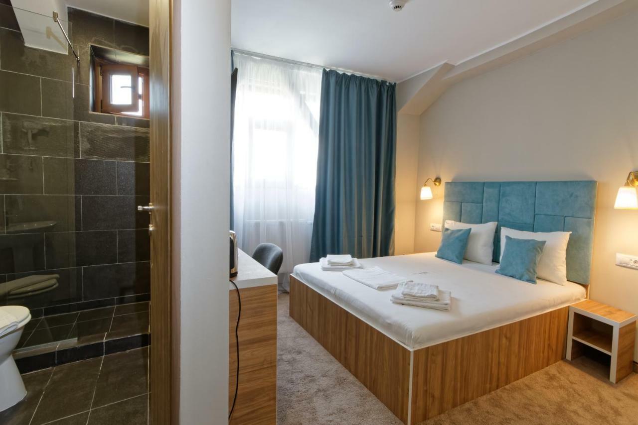 Hotel Bordeaux Galaţi Exteriör bild